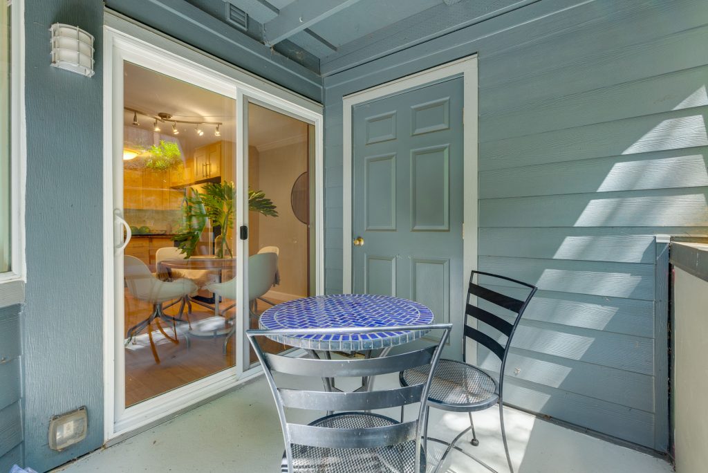 Marvelous Condo in Multnomah Village! Inhabit Real Estate